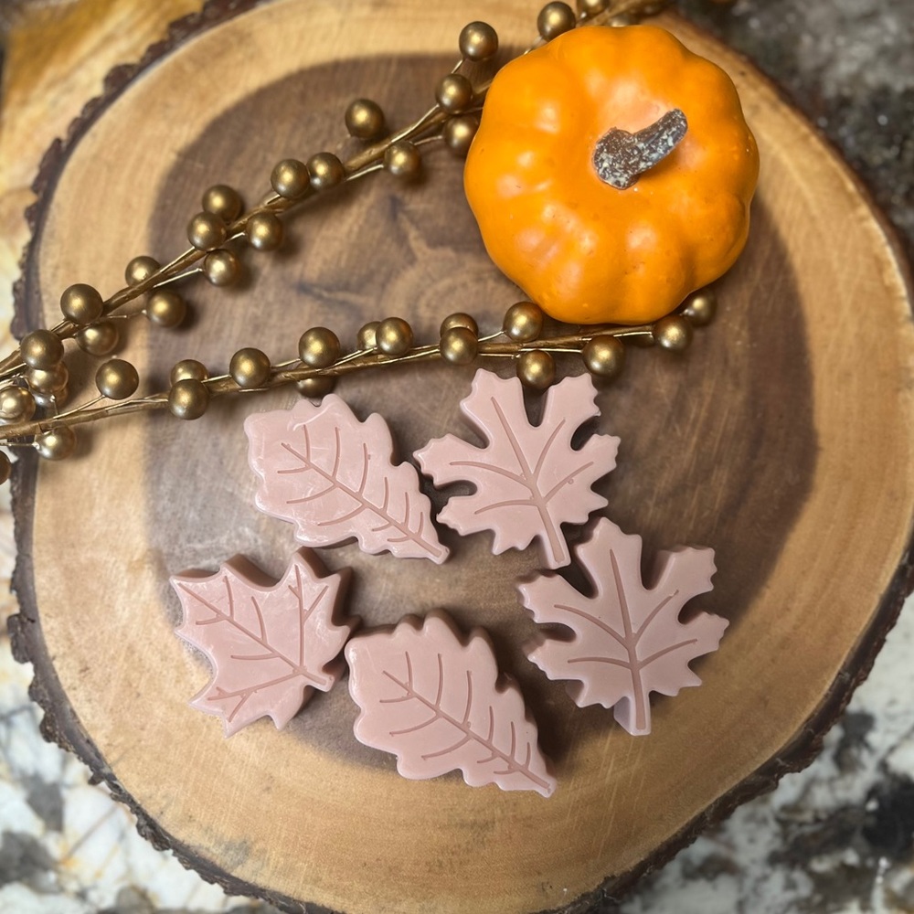 Maple Leaf Shaped Soap - Maple Scent ~ 5 soaps - Picture 3 of 6